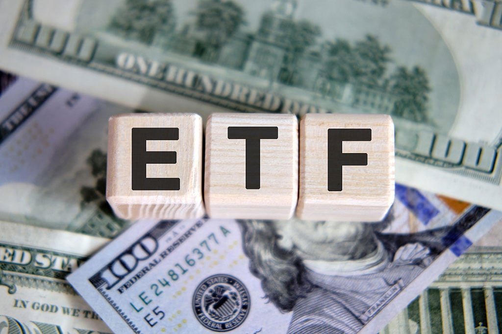 Spot Bitcoin ETFs Outflows Surge to $742M in Three Days, GBTC Bleeds