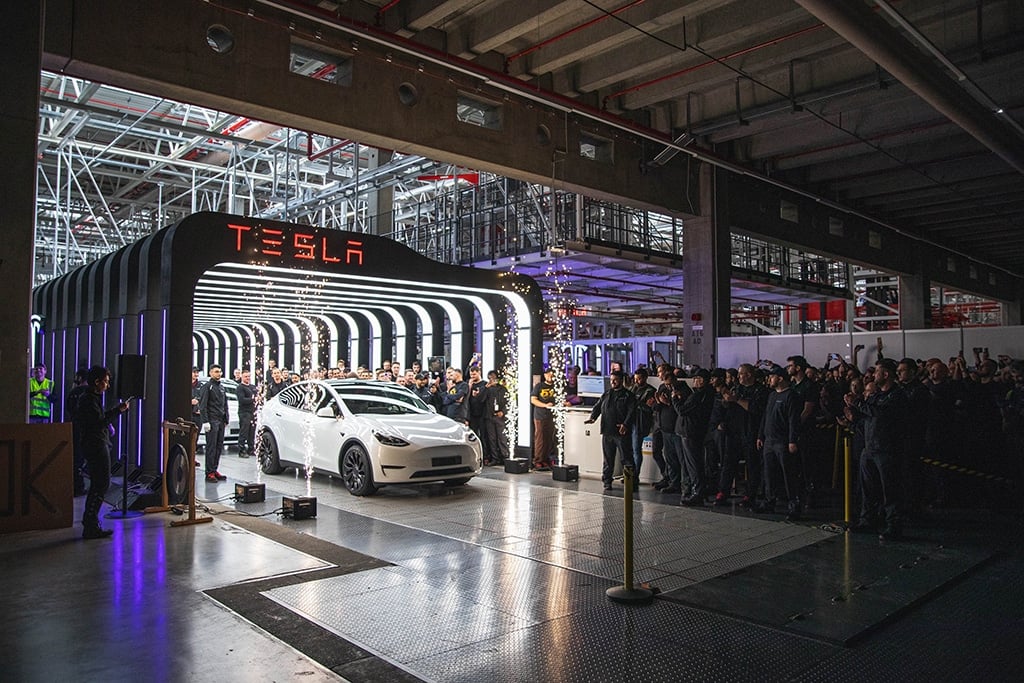 Tesla Q1 2023 Deliveries Set New Quarterly Record but Falls Short of Analysts’ Expectations