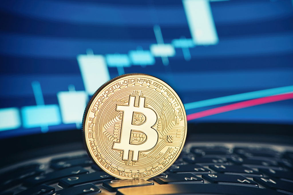 Markus Thielen Forecasts Bitcoin (BTC) to Surge 12% in April