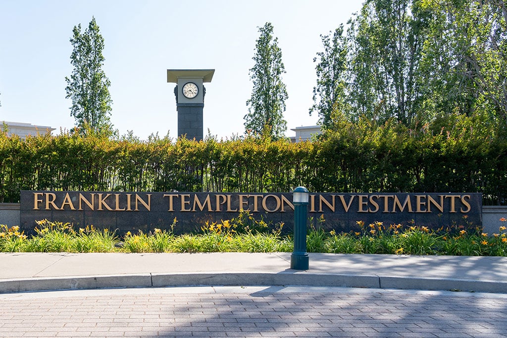 Franklin Templeton Launches $380M Government Fund, Tokenizes It on Polygon, Stellar