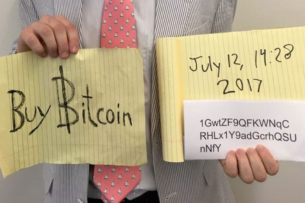 Man Who Flashed ‘Buy Bitcoin’ at 2017 Congressional Hearing Sells Sign for $1M