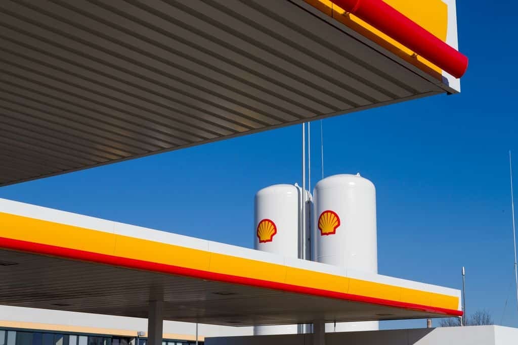 Shell Q1 2023 Report Surpasses Analyst Expectations, Adjusted Earnings Hit $9.6B