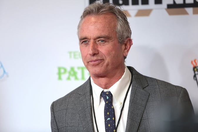 Democratic Aspirant Robert F. Kennedy Jr Promises to Back Dollar with Bitcoin if Elected President