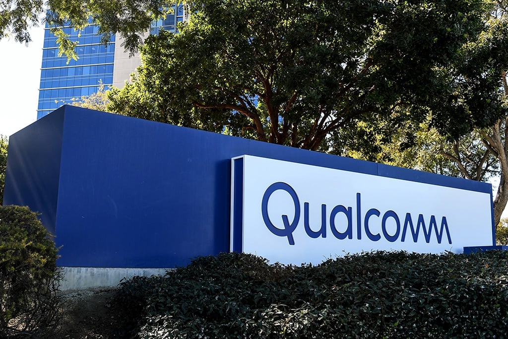 Qualcomm Reports 17% Phone Chip Sales Fall in Q2 2023, QCOM Stock Tanks by 6% in Pre-market