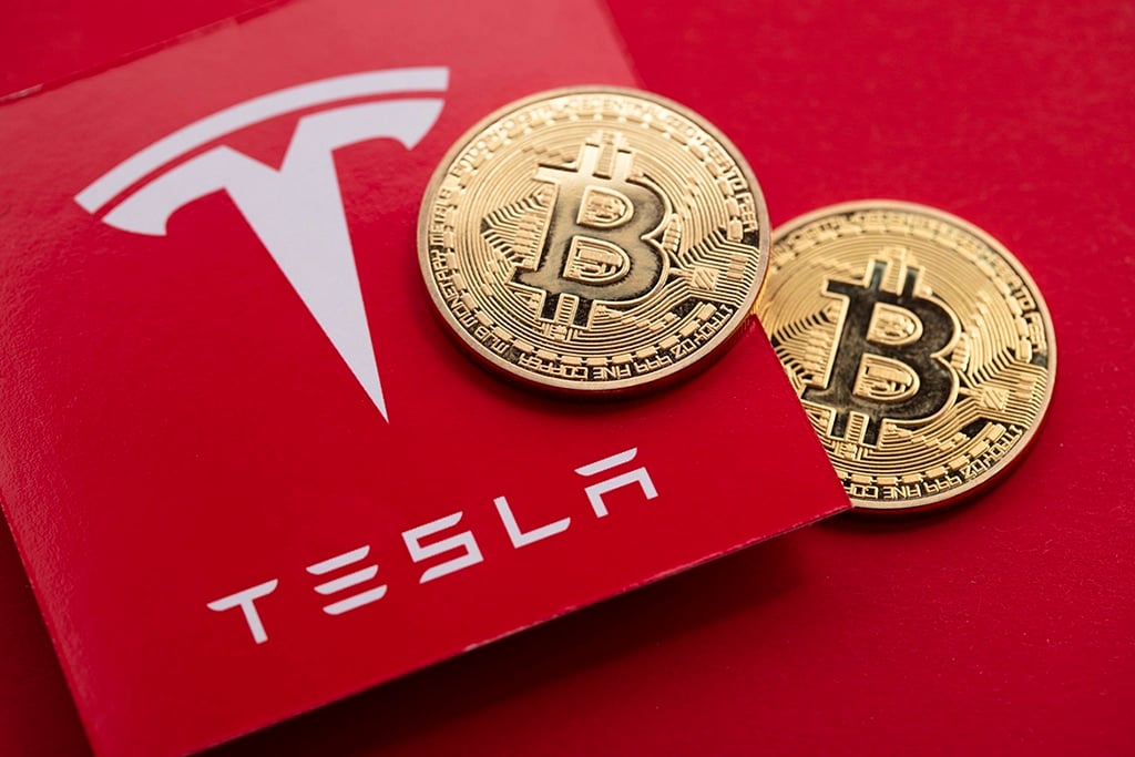 Tesla Holds Onto Its Bitcoin Holdings despite Crypto Slump