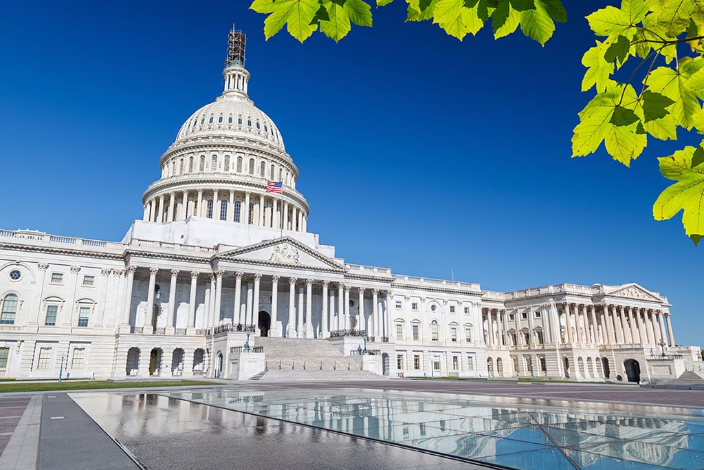 US Senators Push SEC to Pause Approval of Bitcoin ETFs, Citing Investor Safety Concerns