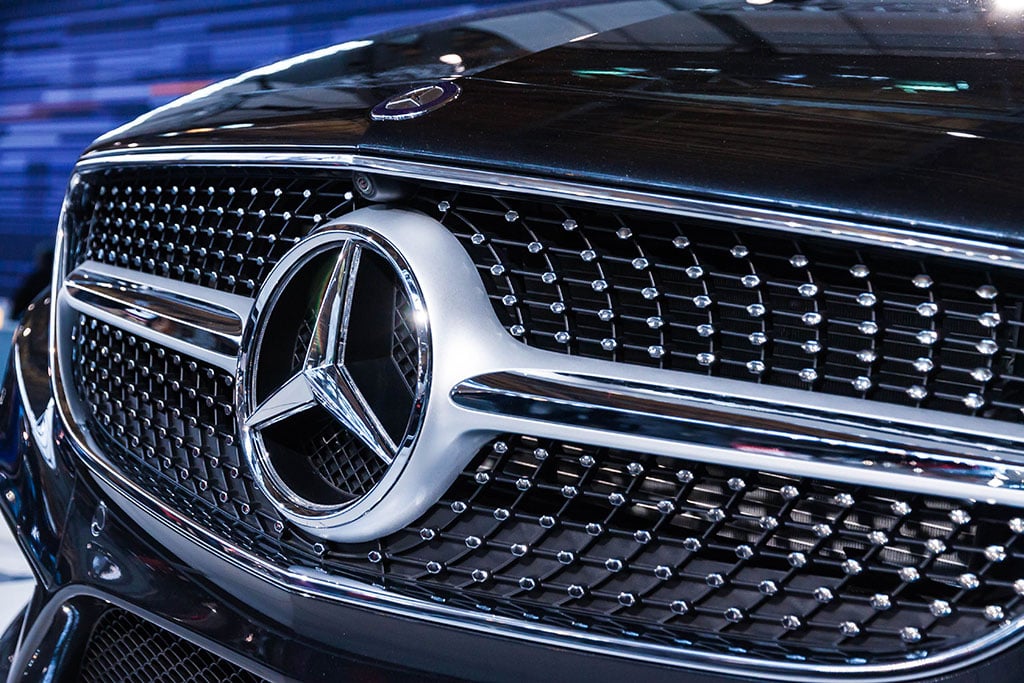 Mercedes-Benz Unveils In-Car Virtual Assitant with NFT and Generative AI Capabilities