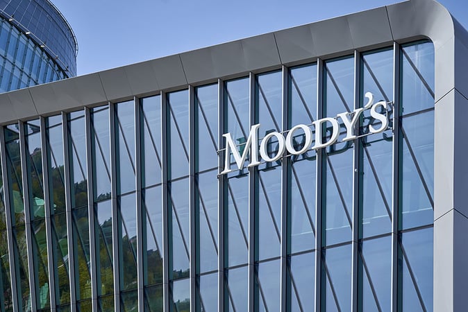Moody’s Reduces Ratings of Several US Banks and Puts More Under Review for Potential Downgrades