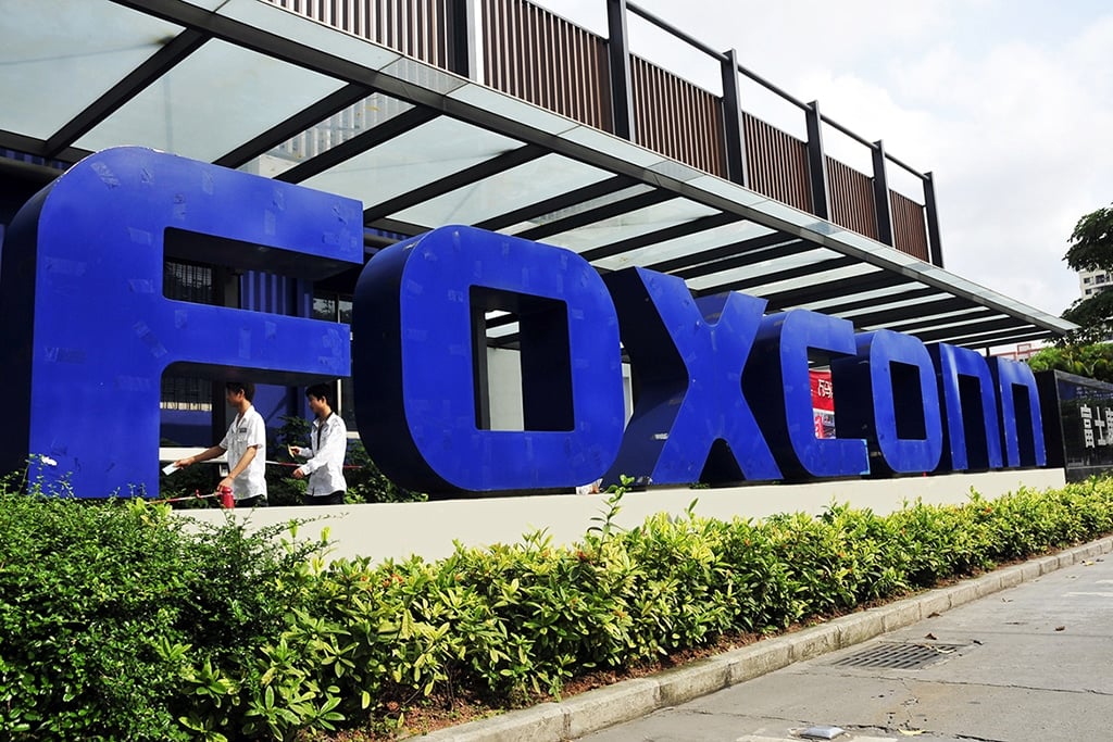Foxconn Says April Sales Drop 12% due to Decline in Smartphone Shipments