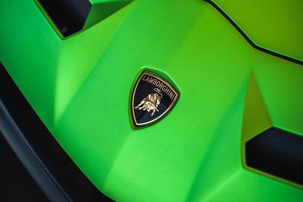 Lamborghini Enters NFT World with Carbon Fiber 'Space Key'